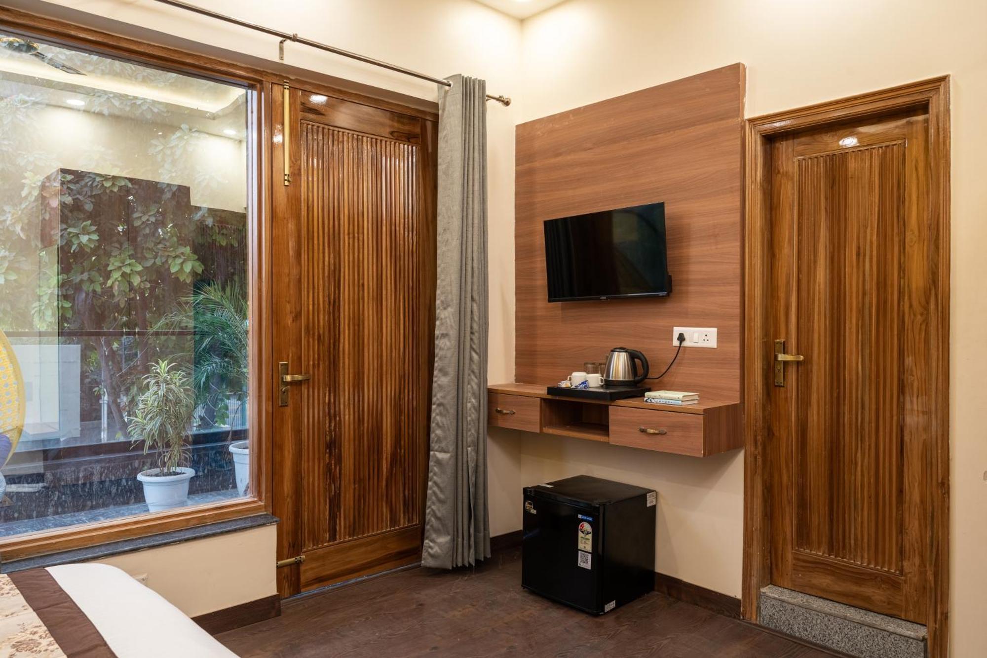 Lime Tree Hotel & One Bhk Serviced Apartment Noida - Sector 50 Metro المظهر الخارجي الصورة