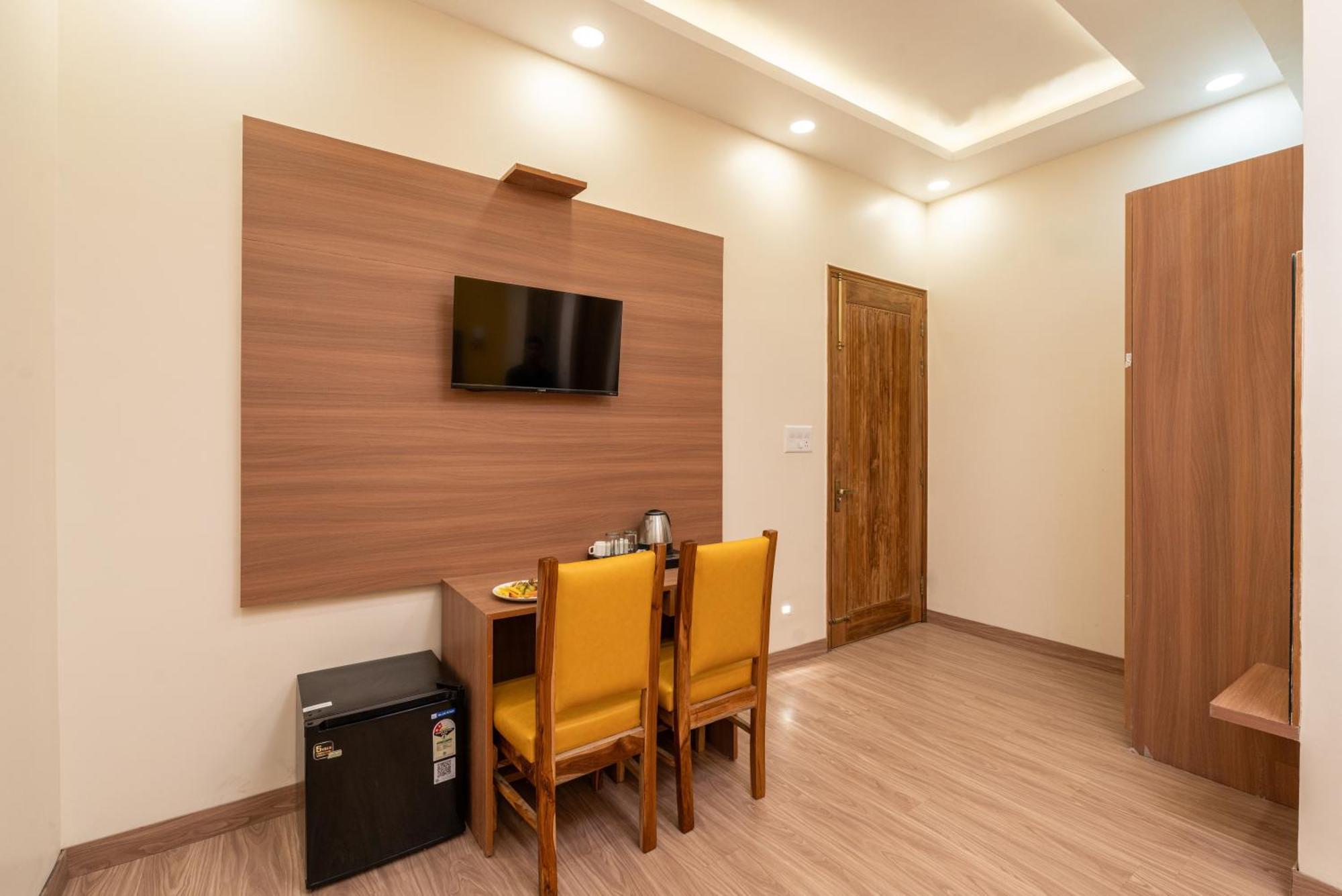 Lime Tree Hotel & One Bhk Serviced Apartment Noida - Sector 50 Metro المظهر الخارجي الصورة